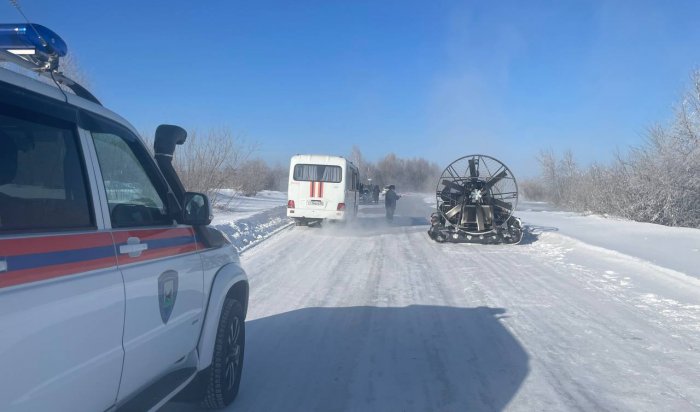 В Иркутске река подтопила дорогу