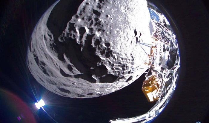 Американский корабль впервые за 50 лет приземлился на Луну