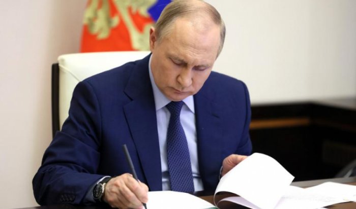 Путин помиловал 52 женщины в честь 8 Марта