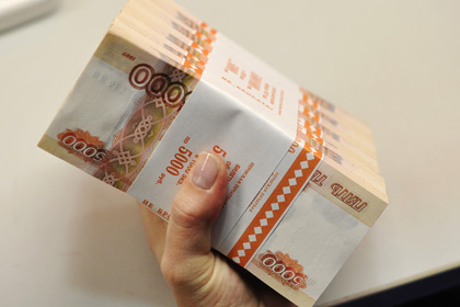Должник попробовал отдать приставам 18 миллионов рублей в аэропорт