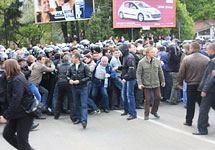 Националисты во Львове устроили беспорядки в День Побед