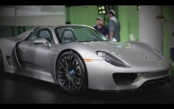 Porsche показала клиентам гибридный супер-кар 918 Spyder, которого те ждут уже больше года
