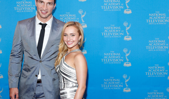 Поветкин должен снять шляпу перед Кличко, считает невеста украинца