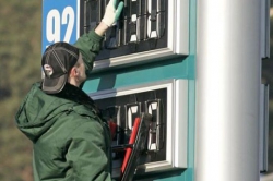 К концу года цена 95-го бензина поднимется до 34 рублей за лит