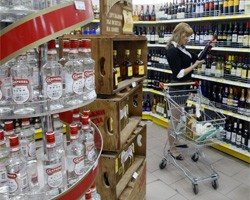 Алкоголь "выгоняют" из продуктовых магазинов