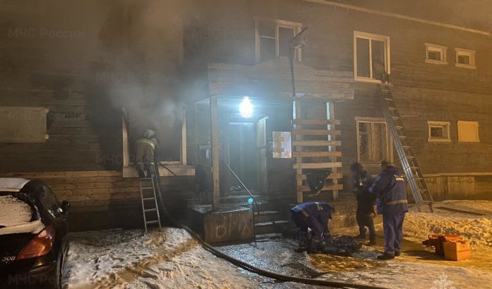 В Братске на пожаре спасены три человека