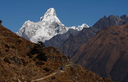 Российские альпинисты погибли при восхождении на Гималаи