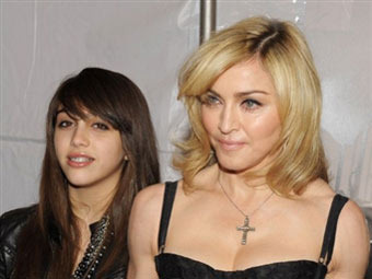 Мадонна записала новую песню с дочерь