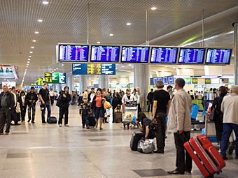 В "Домодедово" задержано более 70 рейсов