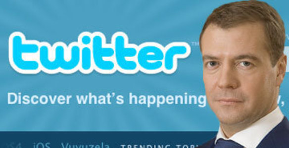 Твиттер Медведева обложил матом его критиков