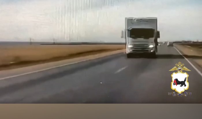 В Усольском районе оштрафовали водителя грузовика за езду по встречке