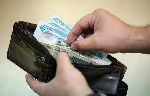 Средней российской семье нужно 76,5 тыс. рублей в месяц для "нормальной жизни