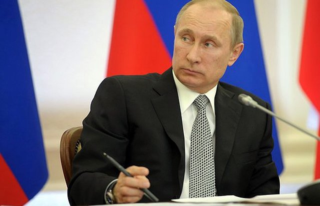 Путин запретил мат в кино, на телевидении и в радиоэфире, подписав спорный законопроек
