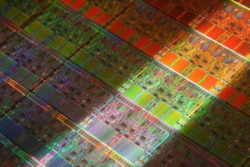 Прогноз Intel - переход к 5-нм технологиям позволит закону Гордона Мура продержаться еще минимум десятилетие