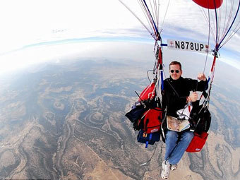 Американец собрался перелететь океан на воздушных шара