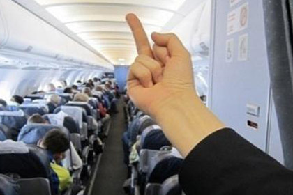 «Аэрофлот» восстановил уволенную за оскорбительное фото стюардесс