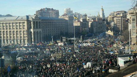На Евромайдане собрались тысячи участников Народного вече