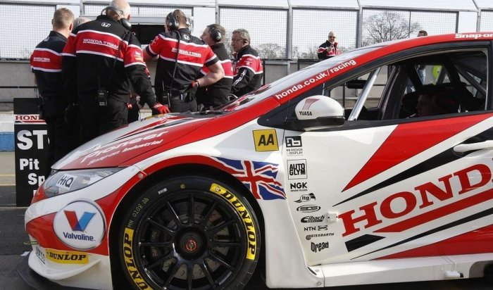 Опубликованы новые изображения гоночного универсала Honda Civic Tourer BTCC