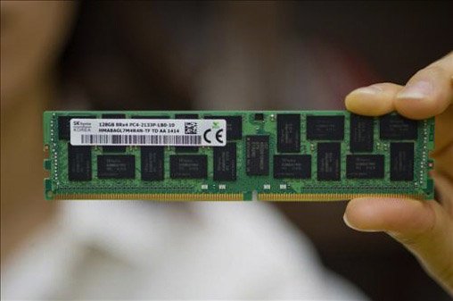 Первый модуль DDR4 на 128 ГБ
