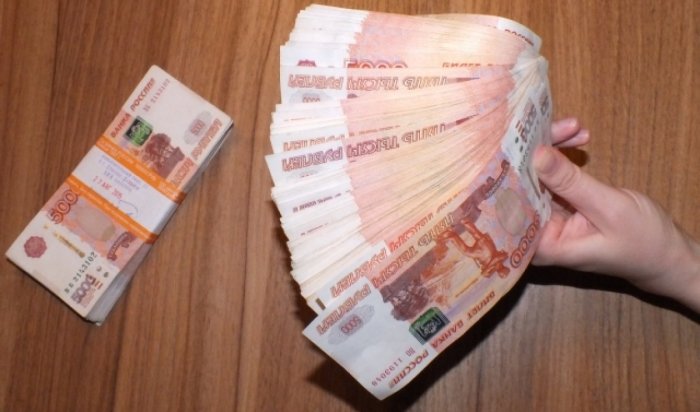В Иркутске женщина с сыном отдали мошенникам более 2 млн рублей