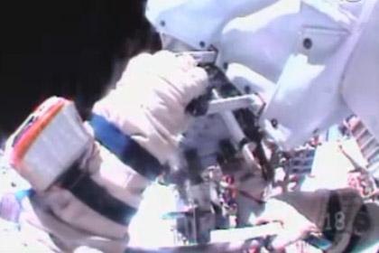 Российские космонавты вышли в открытый космо