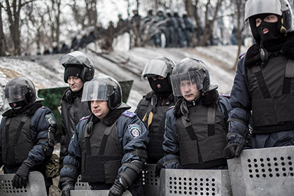 Астраханский губернатор решил приютить бойцов «Беркута»
