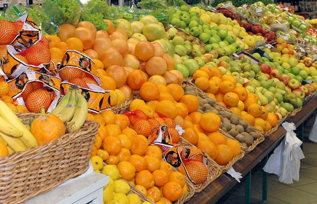В Калининградскую область начали завозить разрешенные иностранные фрукты и яблоки