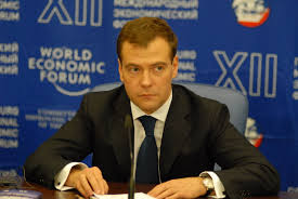 Медведев пригрозил закрыть воздушное пространство над Россией в ответ на новые санкции Запада