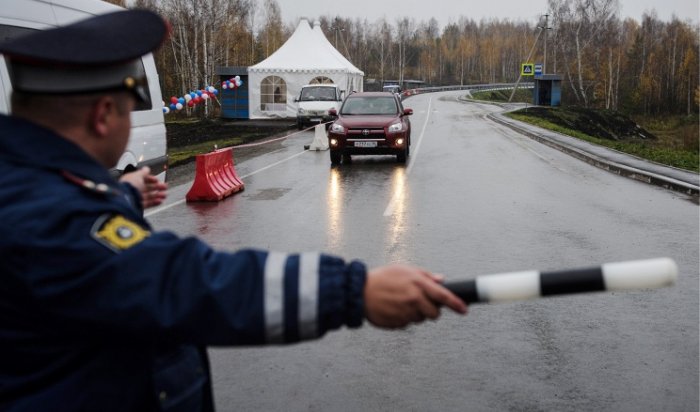 С сегодняшнего дня в России вступают в силу новые правила дорожного движения