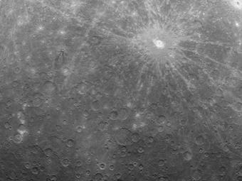 Мессенджер" передал первые в истории снимки Меркурия с орбит