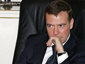 Медведев предложил отменить техосмотр автомобиля