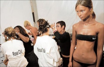 В Израиле запретили работать слишком худым моделям