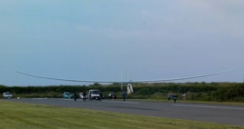 Японская команда нацелилась на покорение мирового рекорда на дальность полета самолета с человеком вместо двигателя