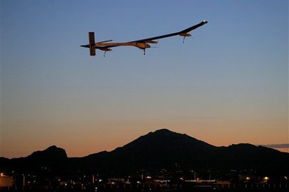 Самолет на солнечных батареях завершил перелет через США