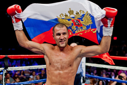 Российский боксер Сергей Ковалев выиграл титул чемпиона мира