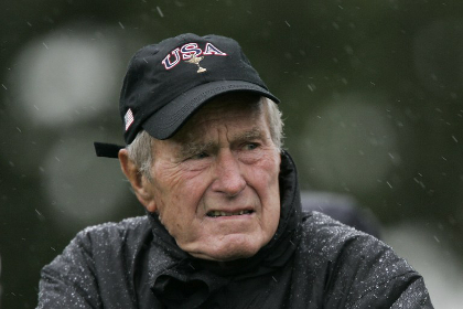 Буш-старший по ошибке прокомментировал «смерть» Мандел