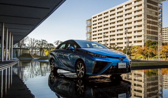 В Японии стартовали продажи первого в мире серийного автомобиля с водородным двигателем
