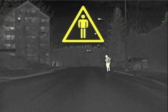 Российских пешеходов могут обязать носить одежду со светоотражающими вставками