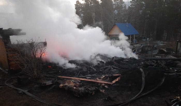 Прошедшей ночью два человека пострадали на пожаре в садоводстве Иркутского района