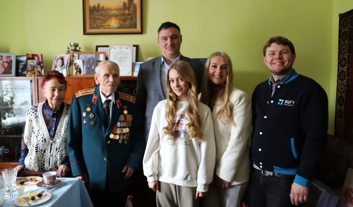 Руслан Болотов поздравил ветерана ВОВ со 105-летием