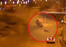 В Краснодаре "мерседес" со студентами на скорости 200 км/ч врезался в ограждение и 6 раз перевернулся (видео