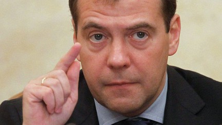 Медведев посоветовал чиновникам «включать мозги», а не объявлять о закрытии соцсетей