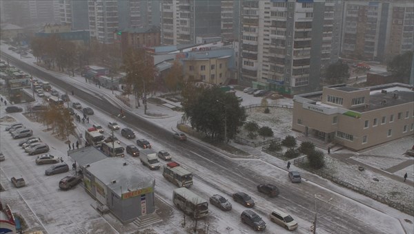 Машина губернатора Томской области дважды за день попала в ДТП из-за неожиданного снегопада