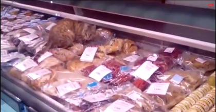 Во Владивостоке кот на 60 тысяч рублей объел магазин с морскими деликатесами