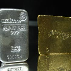 Золото и серебро больше не спасают от кризиса