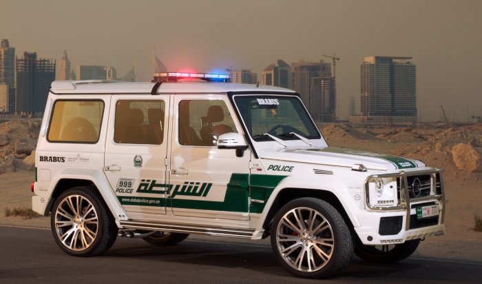 Полицейские Дубая получили 700-сильный внедорожник Brabus 700 Widestar