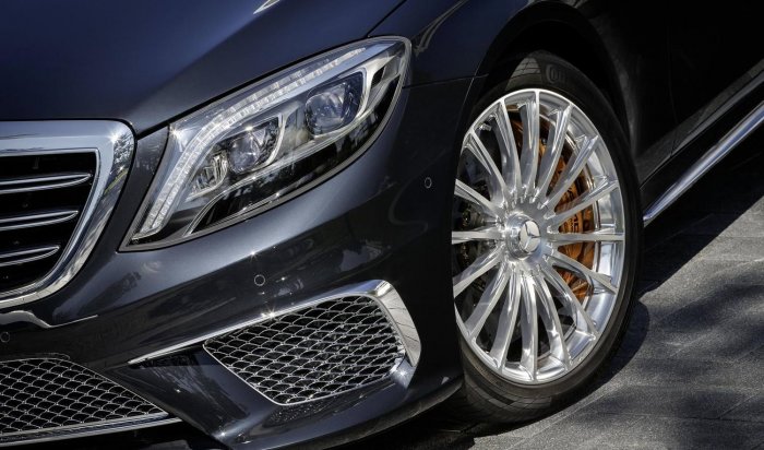Mercedes официально представил 630-сильный S-клас