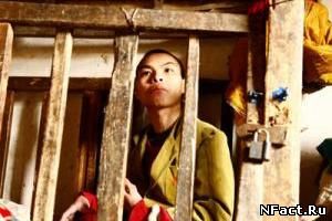 Молодой китаец с 2 до 23 лет жил в клетке под замком