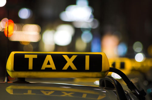 Таксист, пытаясь скрыть недостачу, сообщил о ложном нападении