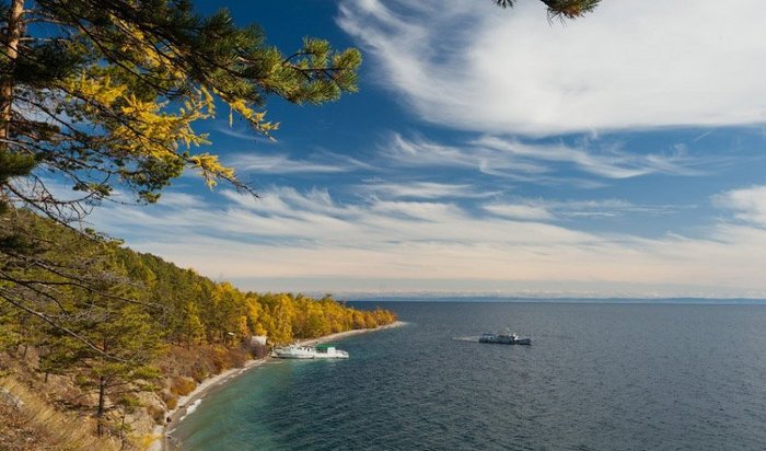 На Байкале затонул вышедший на ночную рыбалку катер, пассажиры спаслис